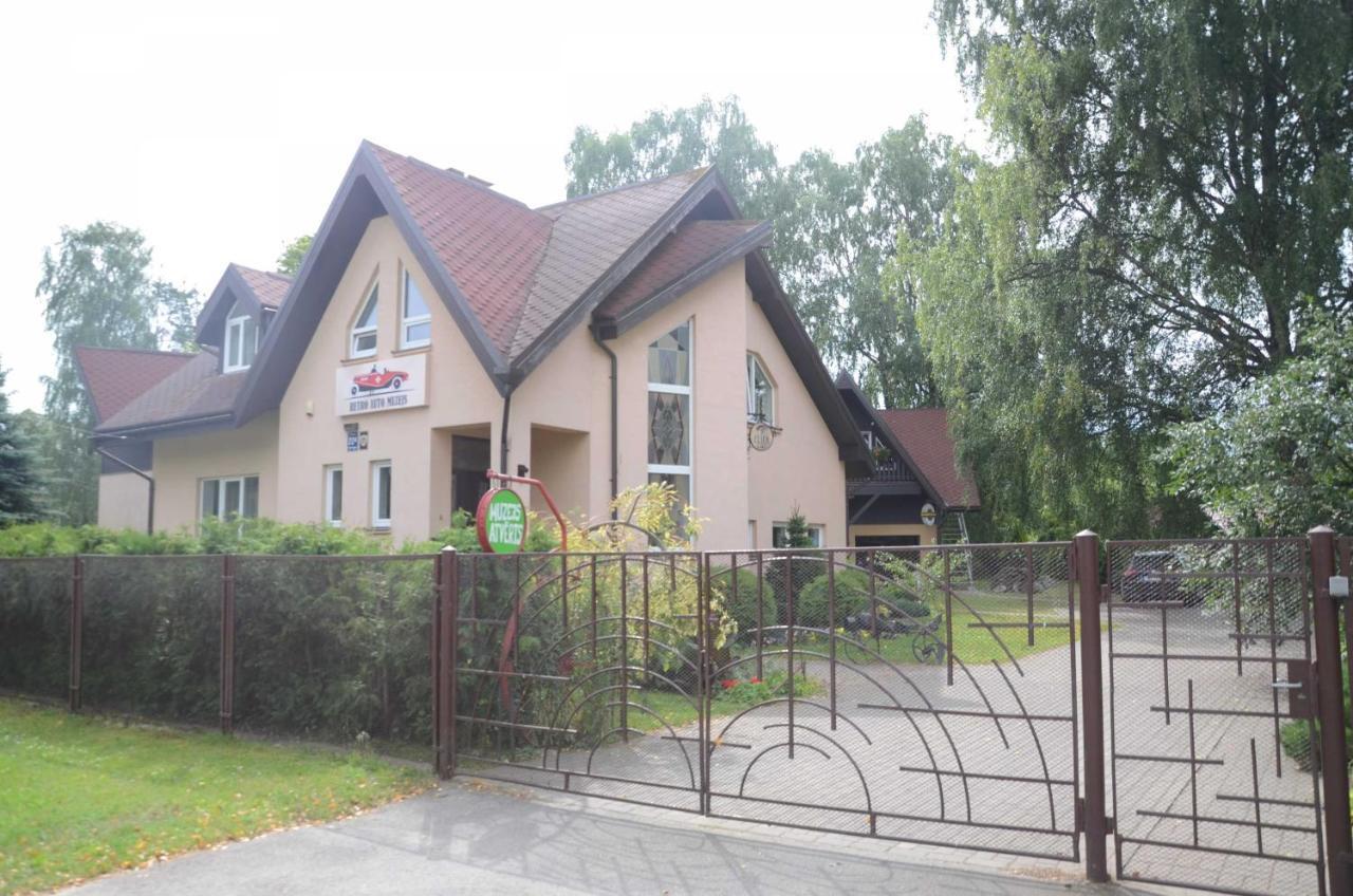 Classic Car Museum Apartment Рига Екстер'єр фото